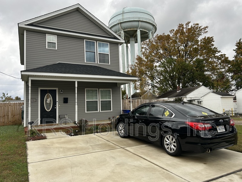 Suffolk House: 170 Tynes Ct