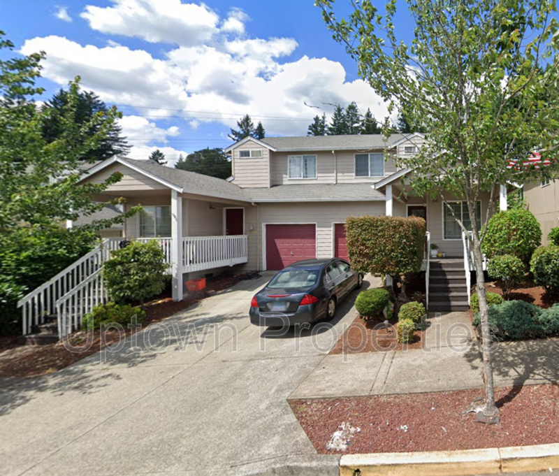 Happy Valley House: 14194 SE Summerfield Loop