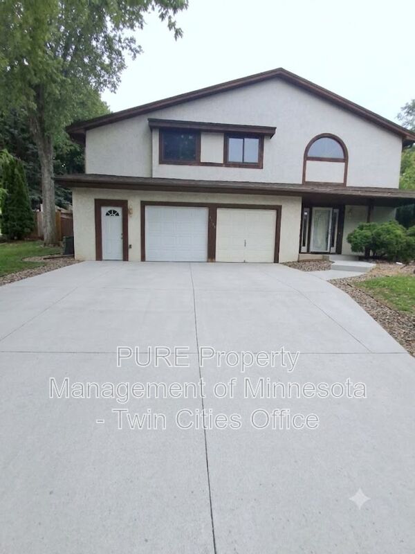 New Brighton House: 3106 Innsbruck Dr