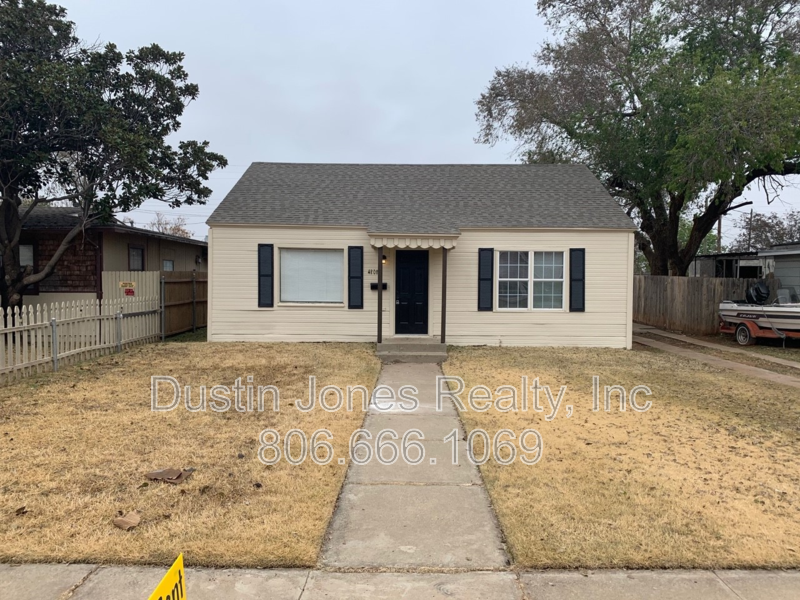 Lubbock House: 4808 40th St