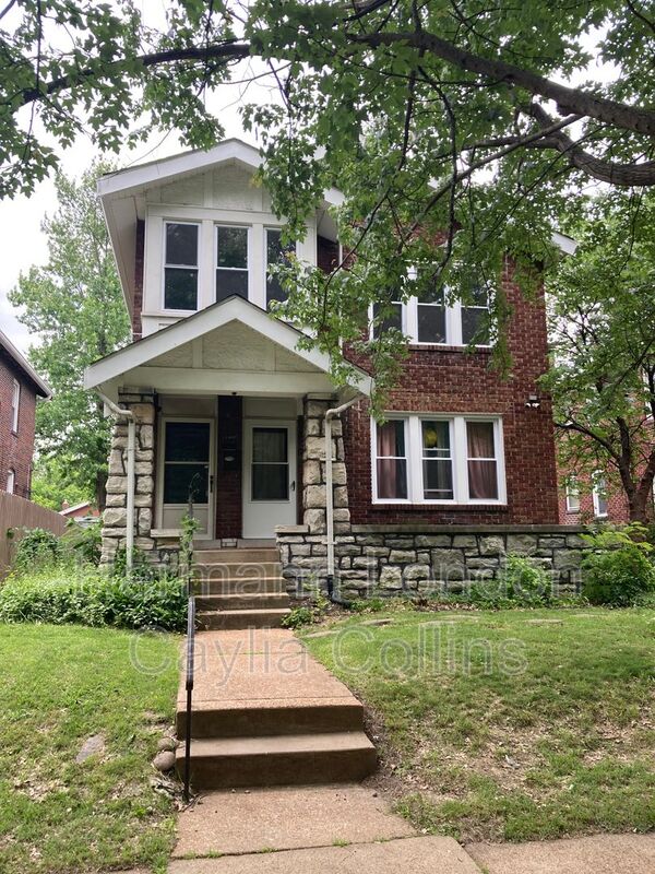 Saint Louis House: 5340 Bancroft Ave