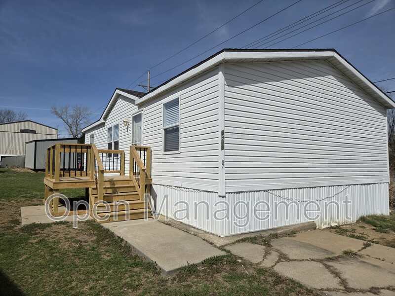 Kansas City House: 8701 NE 107th Pl