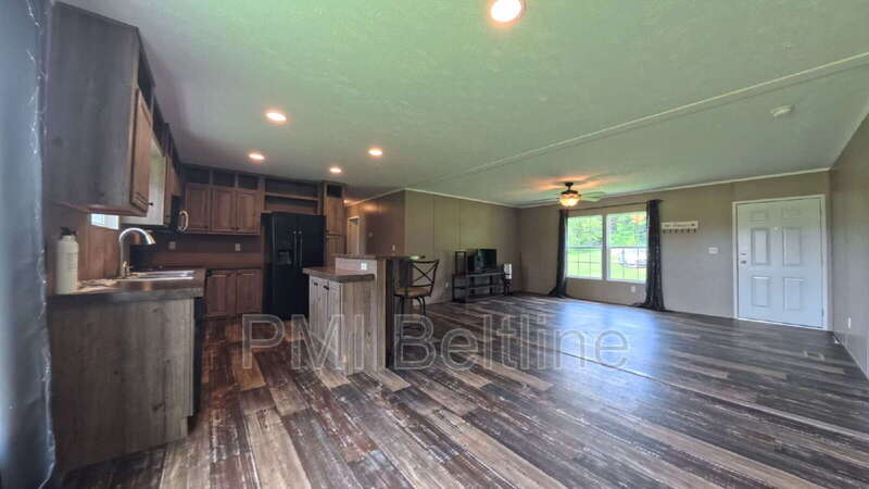 Douglasville House: 166 Clonts Road