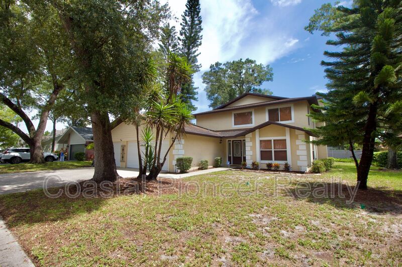 Clearwater House: 1817 Laurence Ct