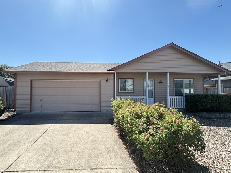 Harrisburg House: 882 Smith Street