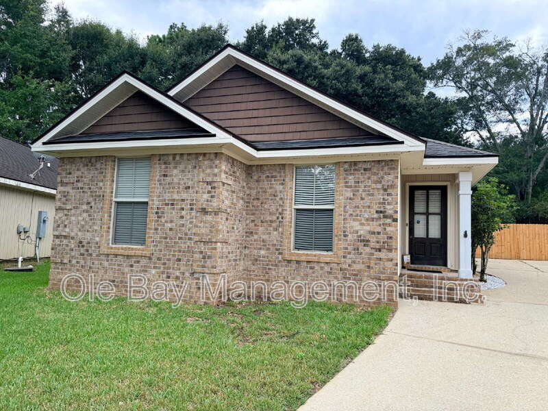 Mobile House: 18 Breydon Ct