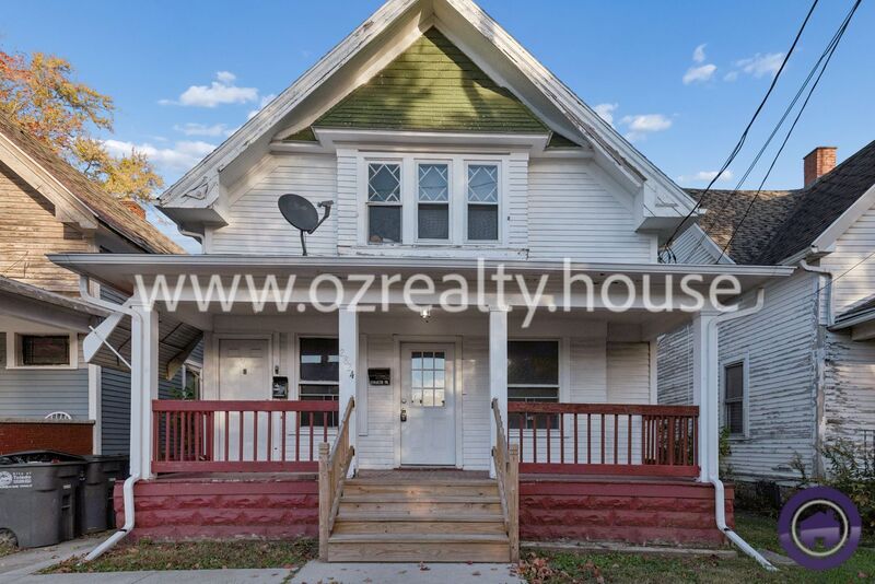 Toledo House: 2824 Chestnut St -Lower