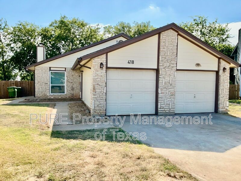 Round Rock House: 417-418 Parkhill Cv