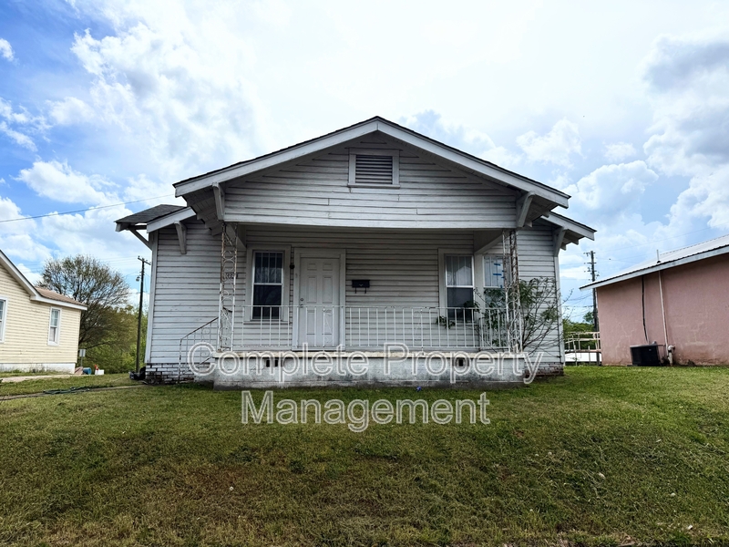 Bessemer House: 2234 19th Street North
