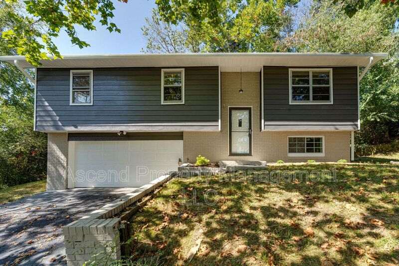 Chattanooga House: 9158 Westminister Circle Dr