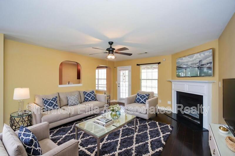 Hiram House: 137 Baywood Crossing