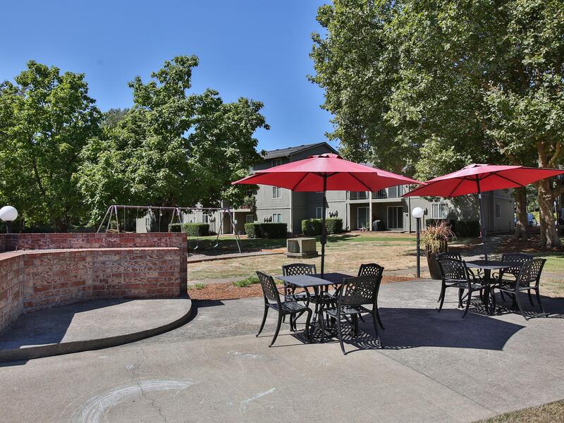 West Linn Condo: 1709 Blankenship Rd.