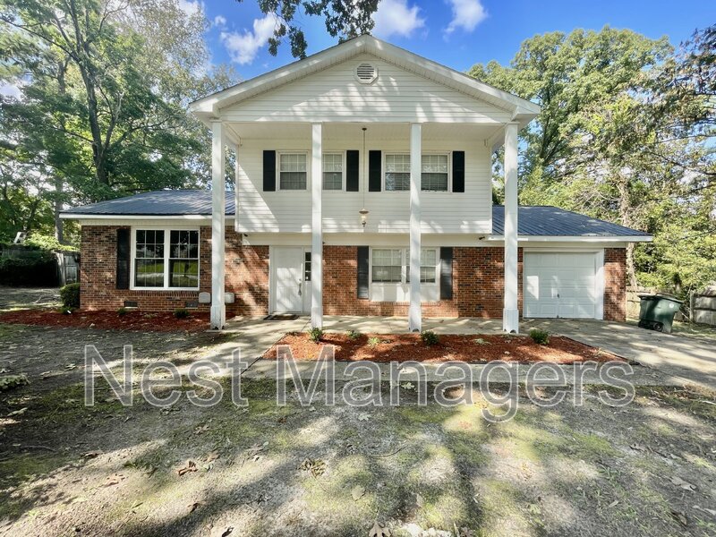 Fayetteville House: 5651 Dodge Drive