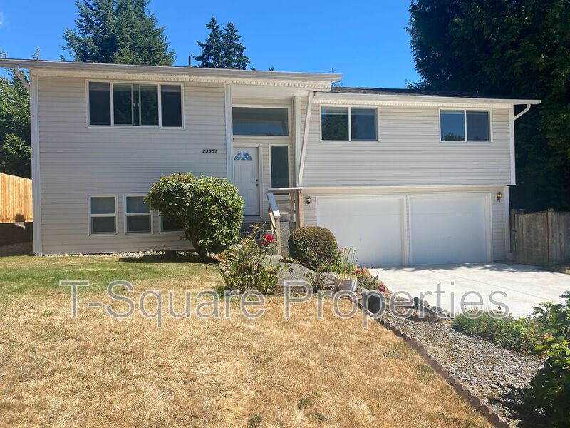 Mountlake Terrace House: 23901 46th Ave W