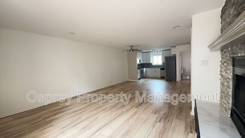 Spacious 2-Bedroom Condo! - Photo 7
