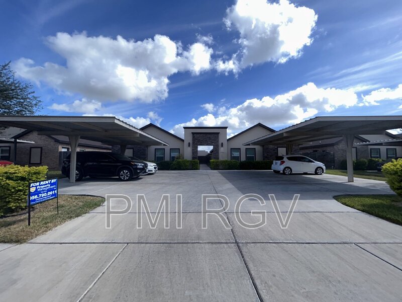 Edinburg Condo: 3705 Paola St