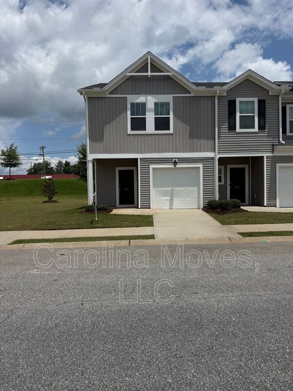 Greenville House: 206 Telford Dr.
