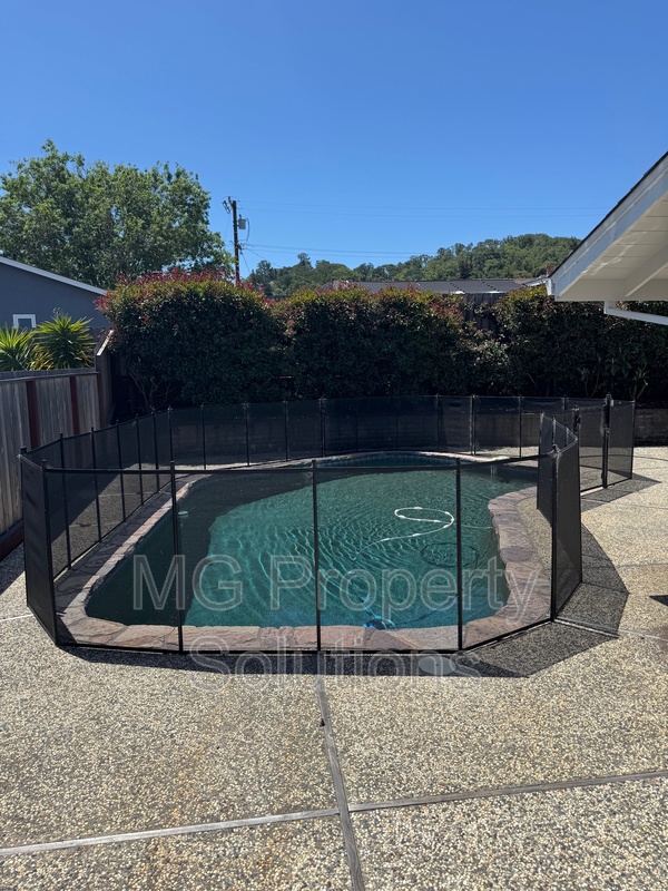 Novato House: 521 Rowland Boulevard