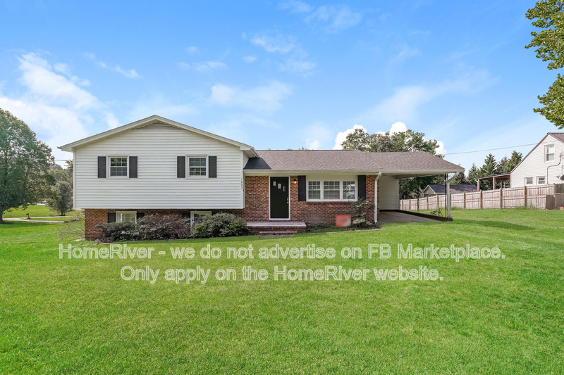 Kernersville House: 1603 W Mountain St