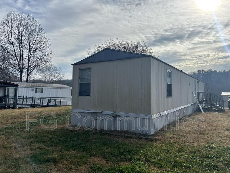 Morganton House: 1788 Bradford Dr