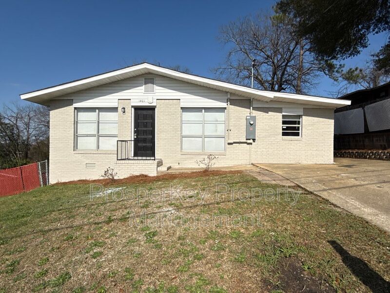 Columbus House: 1401 Coffee Ct