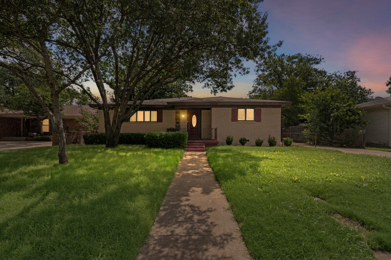 Fort Worth House: 3521 Jeanette Drive