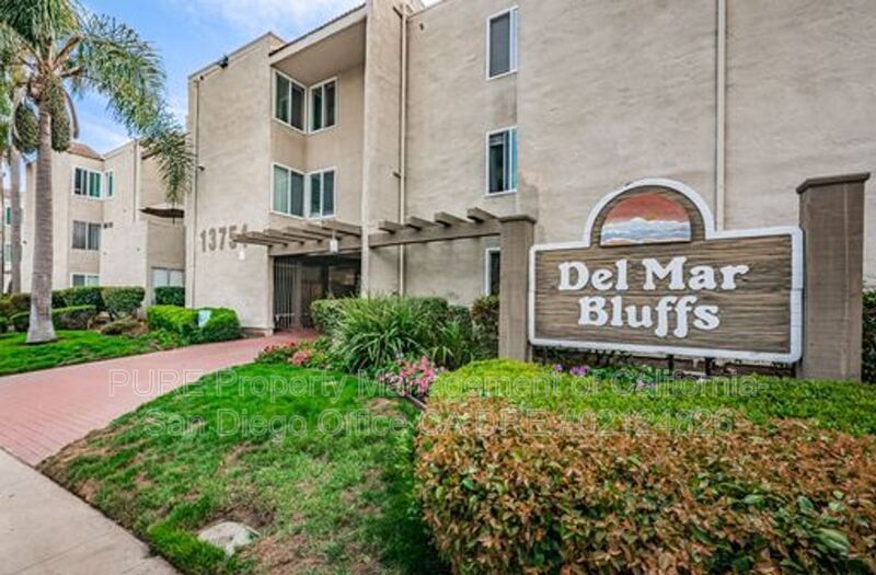 Del Mar House: 13754 Mango Dr.