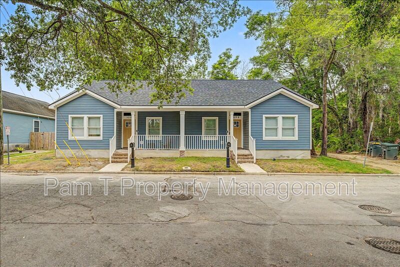 Savannah Condo: 1019 W 35th St