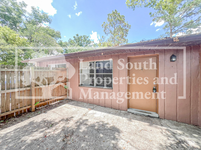 Lakeland House: 732 Angelina Lane, #C