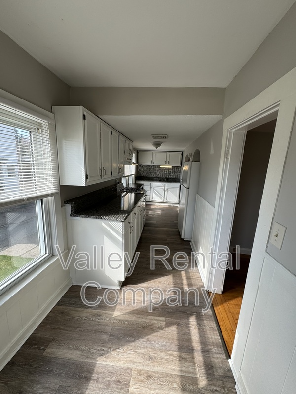 South Hadley Condo: 66 Lyman Street - 4