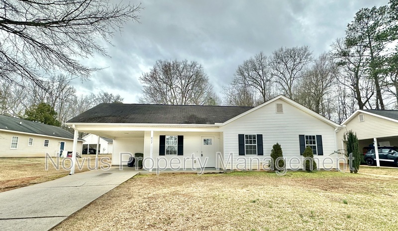 Carrollton House: 427 Old Newnan Road