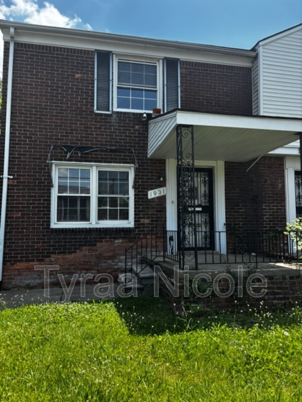 Detroit House: 1931 Ewald Circle