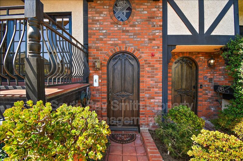 Redondo Beach Townhome: 227 S Irena Ave