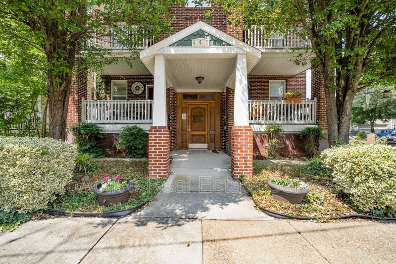 Norfolk Condo: 402 West 31st Street