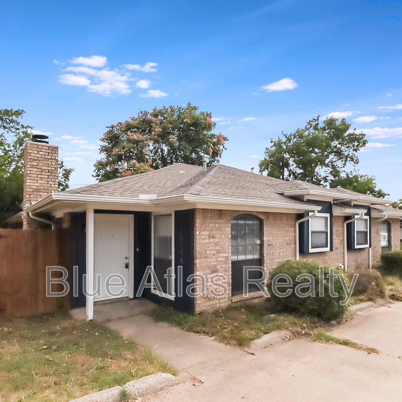 Arlington Condo: 2024 Wesley Drive