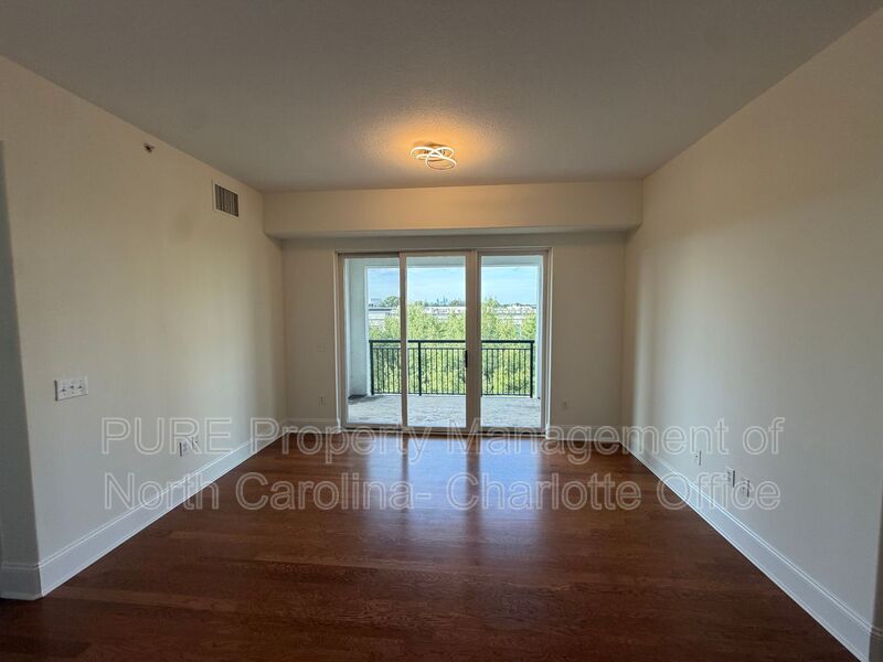 Charlotte Condo: 4625 Piedmont Row Dr