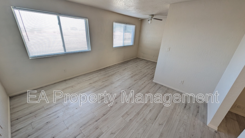 Albuquerque House: 812 Chelwood Park Blvd NEUnit D