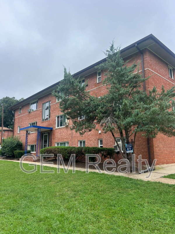 Woodbridge Condo: 14404 Gemstone Dr
