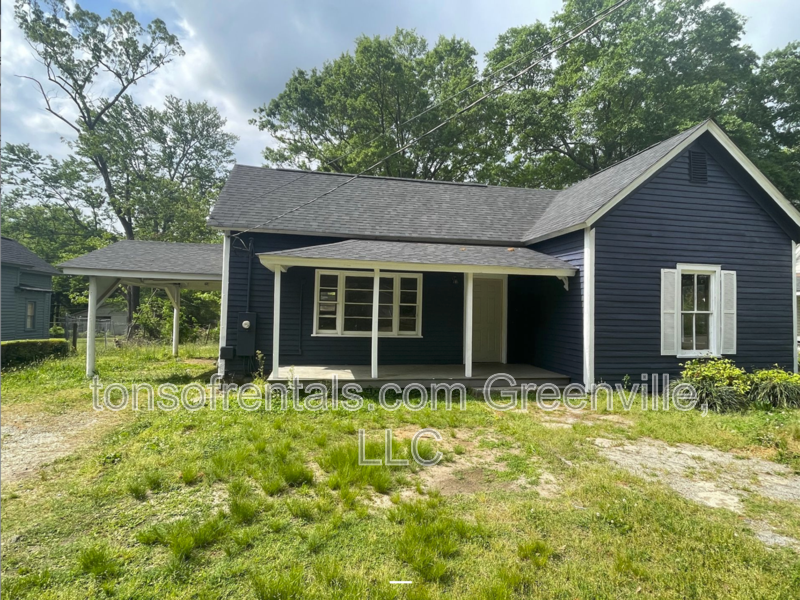 Spartanburg House: 573 Saxon Ave