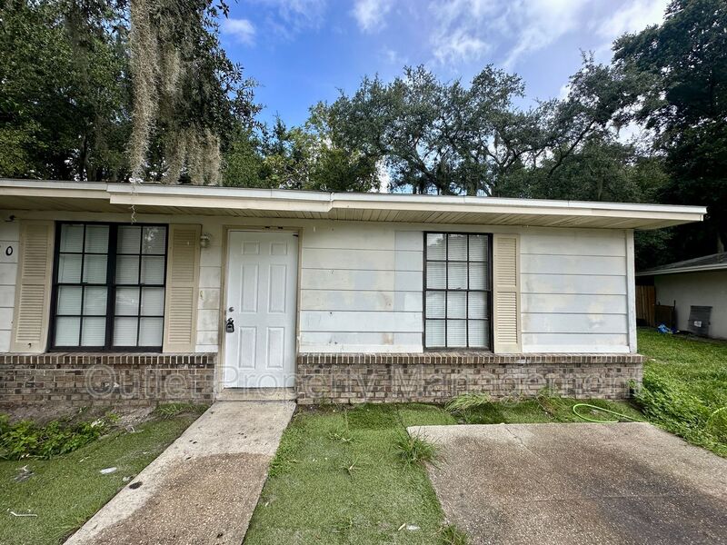 Sanford Condo: 1710 Ridgewood Lane
