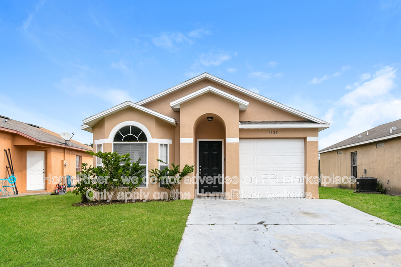 ORLANDO House: 1529 RIDGE POINTE DR