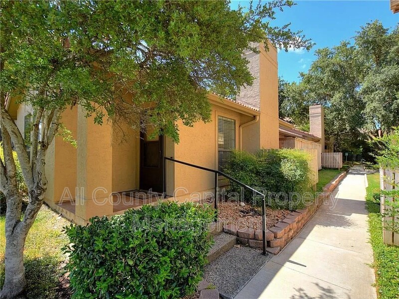 San Marcos Condo: 1202 Thorpe Ln #305