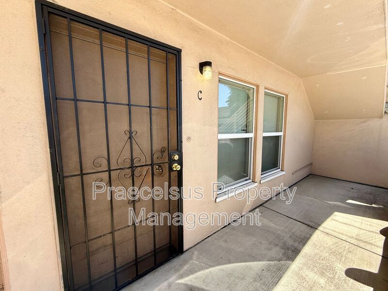 Chula Vista Condo: 270 Whitney St