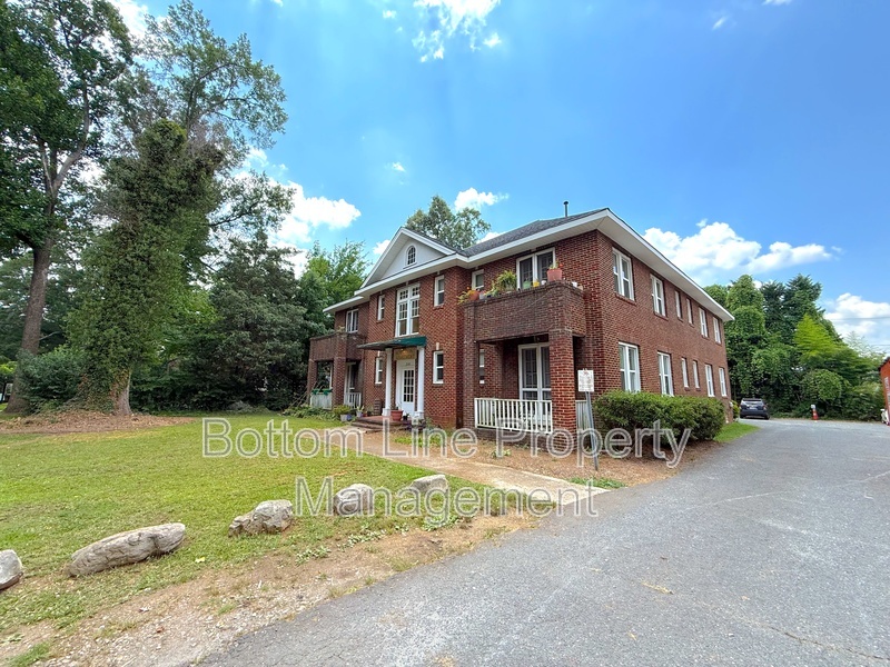 Charlotte Condo: 2108 E. 7th St Unit 4