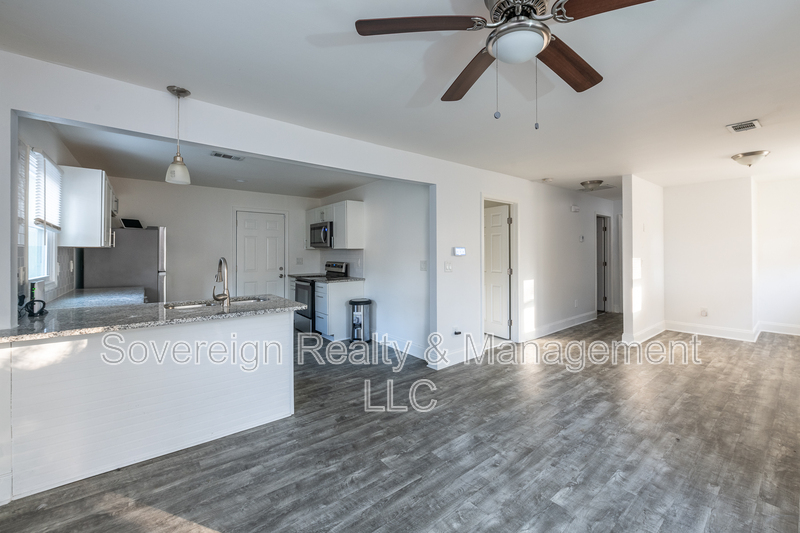 Atlanta House: 2973 1st Ave SW