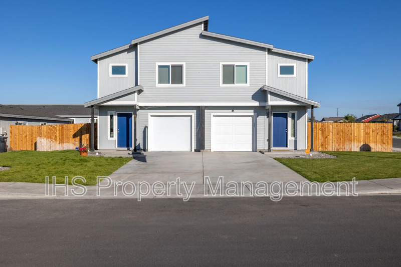 Pasco Townhome: 309 Dawson Ln.