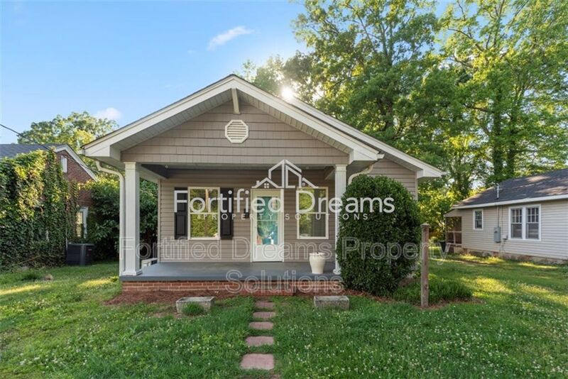 Greensboro House: 712 Englewood St