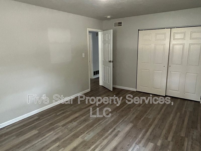 Springfield Condo: 201 W Allen St