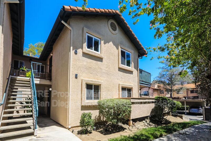 San Diego House: 11317 Avenida de los Lobos