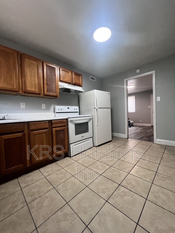 richmond Condo: 2108 Phaup St